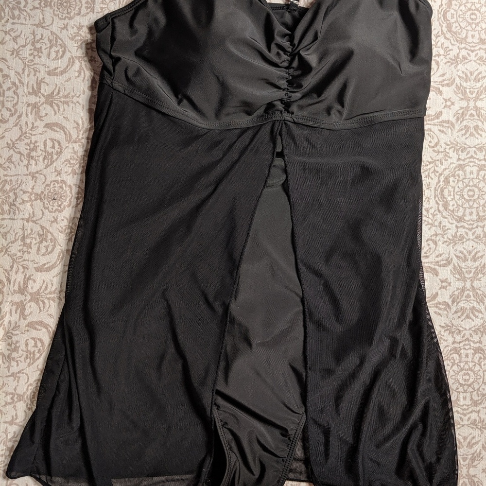 Women's black swimsuit 2XL XL one piece